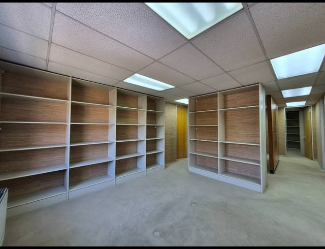 161M² OFFICE TO LET IN DUNKELD WEST